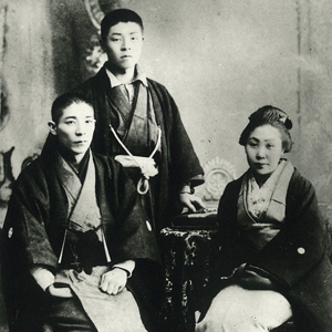 6渡米前の記念写真 次兄本十夫妻と守衛